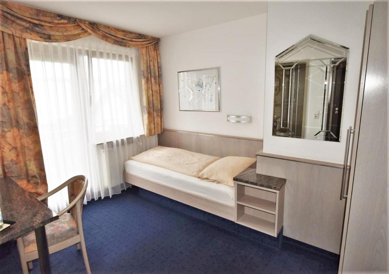 Hotel Alena - Kontaktlos Check-In Filderstadt Eksteriør billede