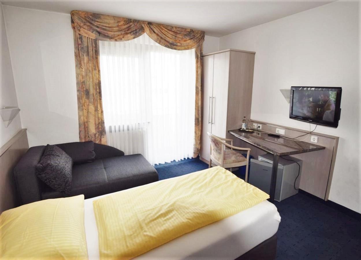 Hotel Alena - Kontaktlos Check-In Filderstadt Eksteriør billede