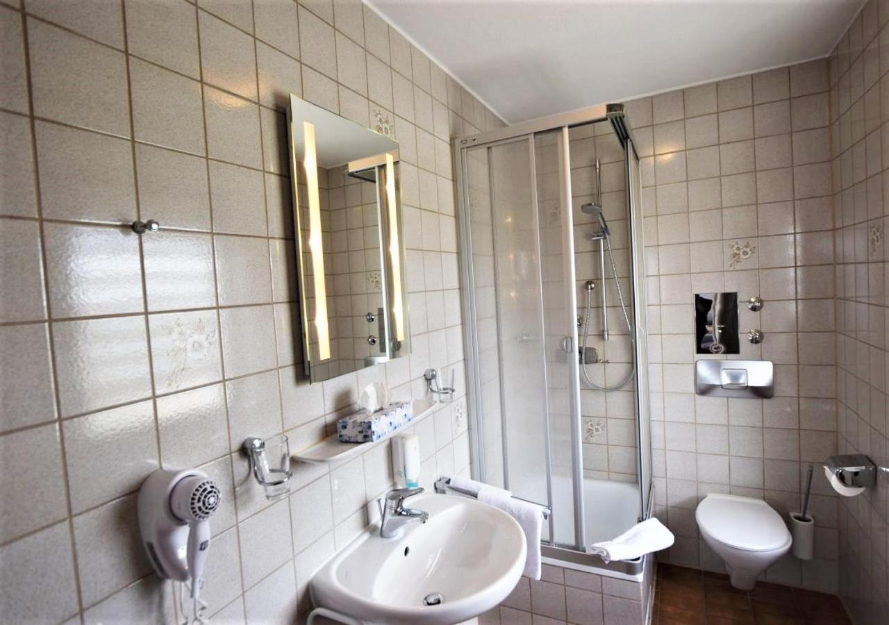 Hotel Alena - Kontaktlos Check-In Filderstadt Eksteriør billede