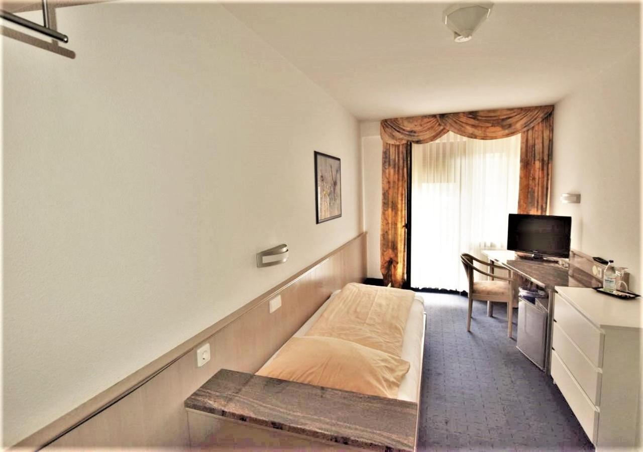 Hotel Alena - Kontaktlos Check-In Filderstadt Eksteriør billede