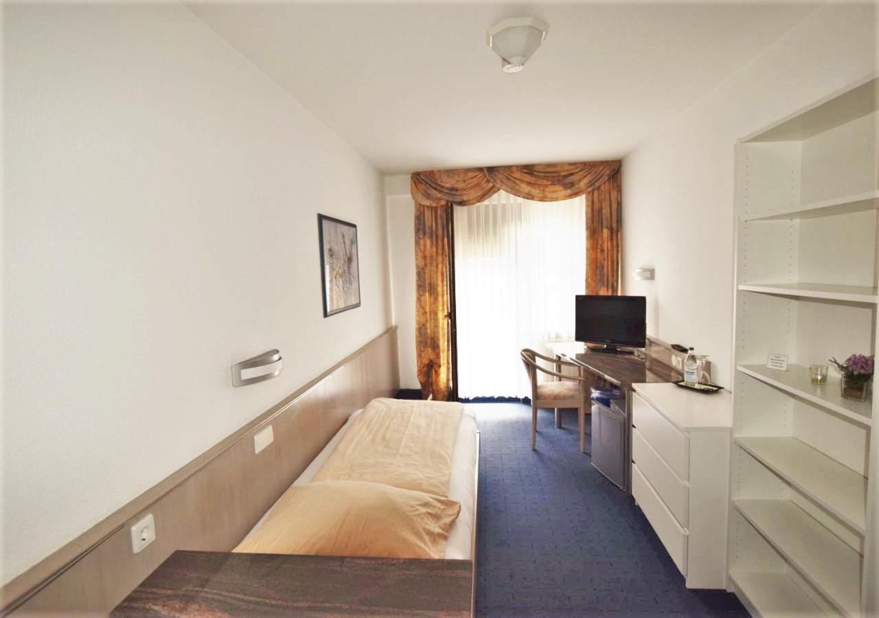 Hotel Alena - Kontaktlos Check-In Filderstadt Eksteriør billede