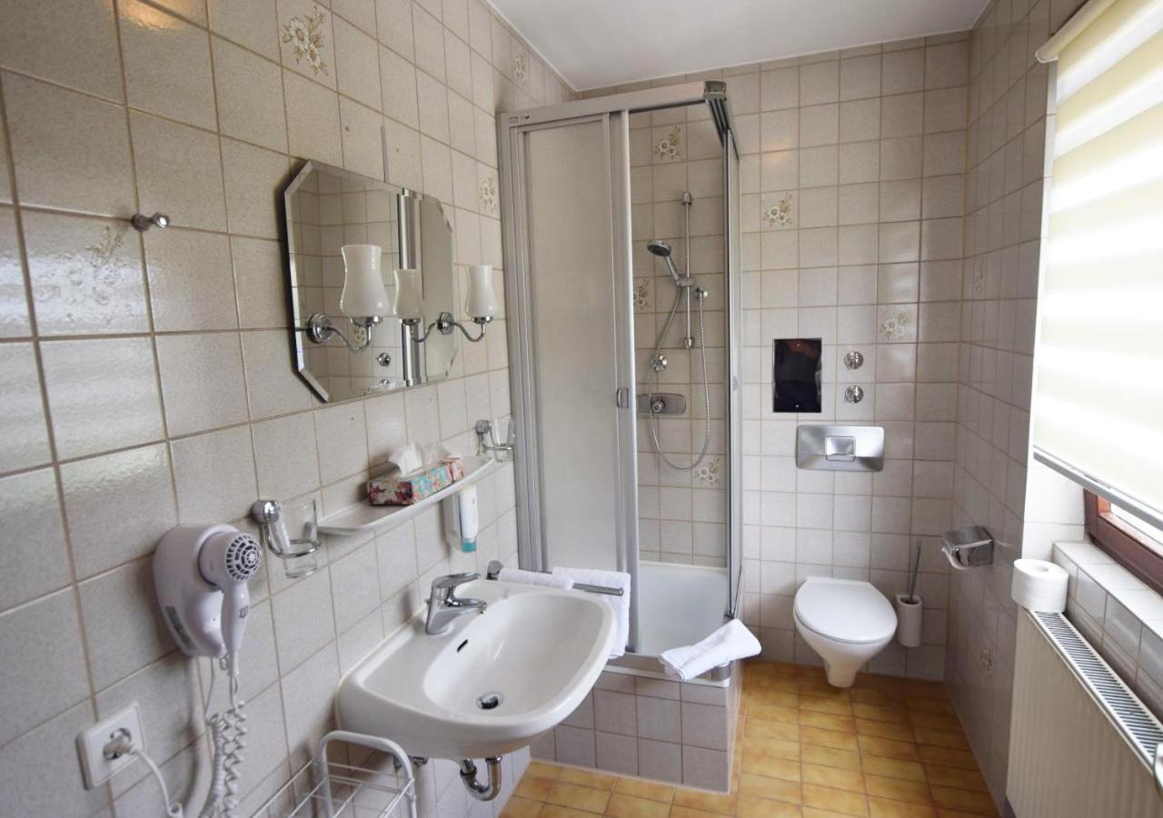 Hotel Alena - Kontaktlos Check-In Filderstadt Eksteriør billede