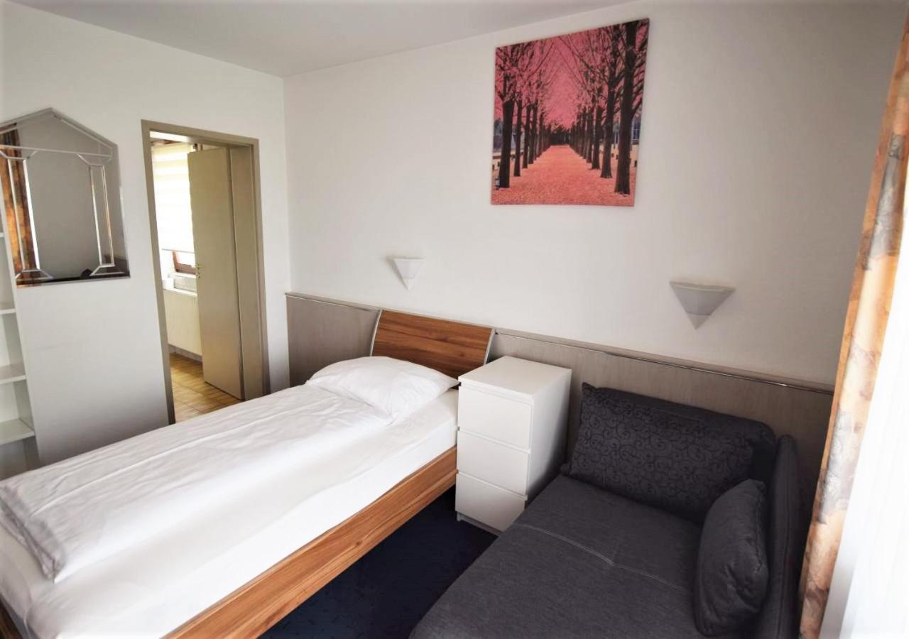 Hotel Alena - Kontaktlos Check-In Filderstadt Eksteriør billede
