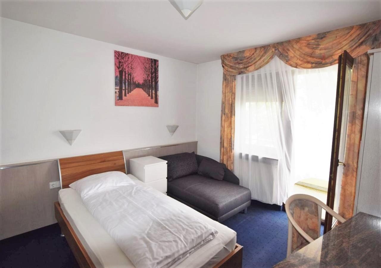 Hotel Alena - Kontaktlos Check-In Filderstadt Eksteriør billede